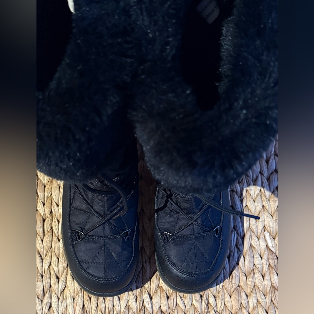Cougar | Black Quilted Lace Up Winter Boots with Faux Fur Trim Style : Astral - Picture 5 of 15